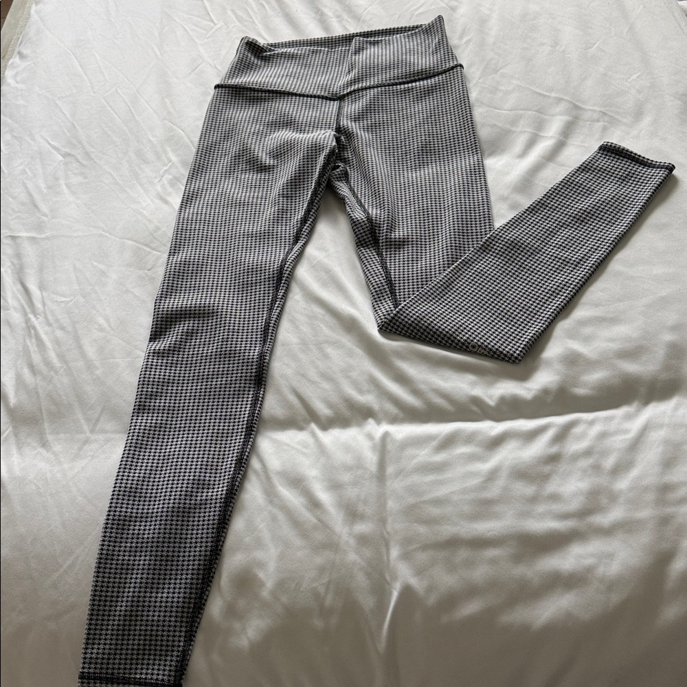 ALO Yoga Houndstooth Pattern Leggings